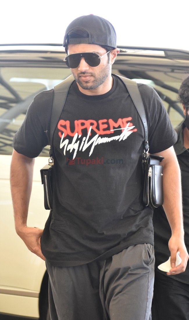 Vijay deverakonda all set for kashmir for VD11 shoot Vijay deverakonda all set for kashmir for VD11 shoot